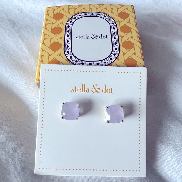 Stella & Dot Luxe Studs - NIB purple - Picture 1 of 6